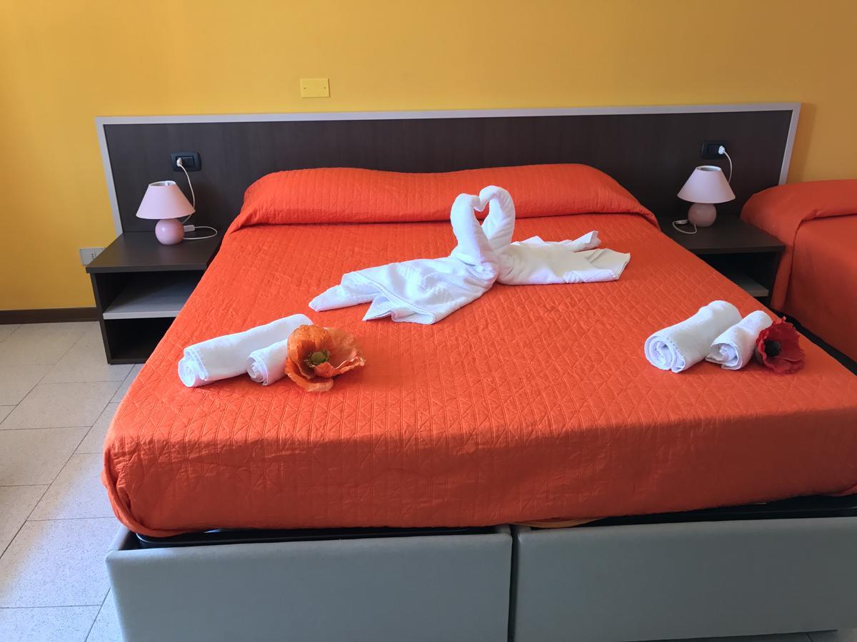 Hotel Marina Бадеси Экстерьер фото