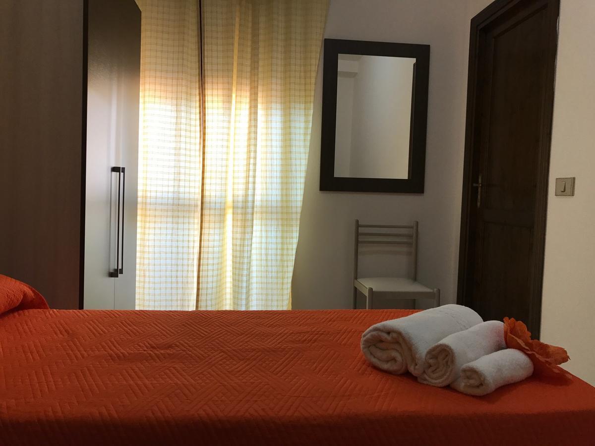 Hotel Marina Бадеси Экстерьер фото